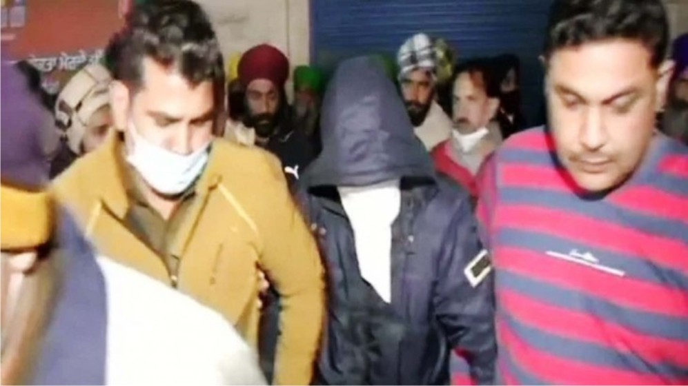 (ब्रेकिंग न्यूज) सिंघु बॉर्डर किसान नेताओं को गोली मारने की साजिश, एक संदिग्ध पकड़ा।