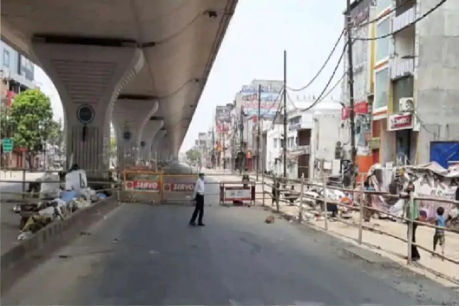 ब्रेकिंग न्यूज - दिल्ली में कोरोना की बेकाबू रफ्तार- प्राइवेट ऑफिस, रेस्तरां और बार बंद