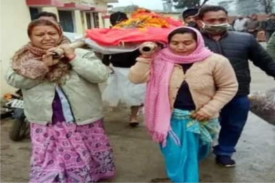 बहुओं ने किया सांस का अन्तिम संस्का