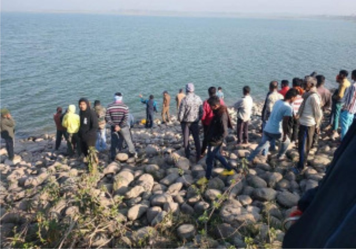 डैम में एक युवक का शव तैरता मिला