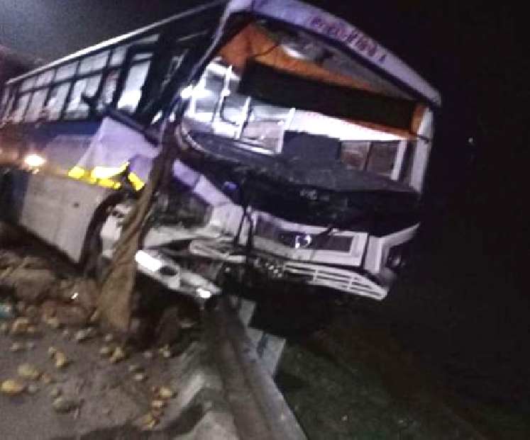 हल्द्वानी डिपो की बस मुरादाबाद में ़दुर्घटनाग्रस्त, 16 लोग घायल