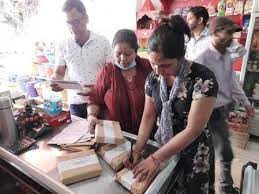 मिठाई की दुकानों पर छापे चार को नोटिस