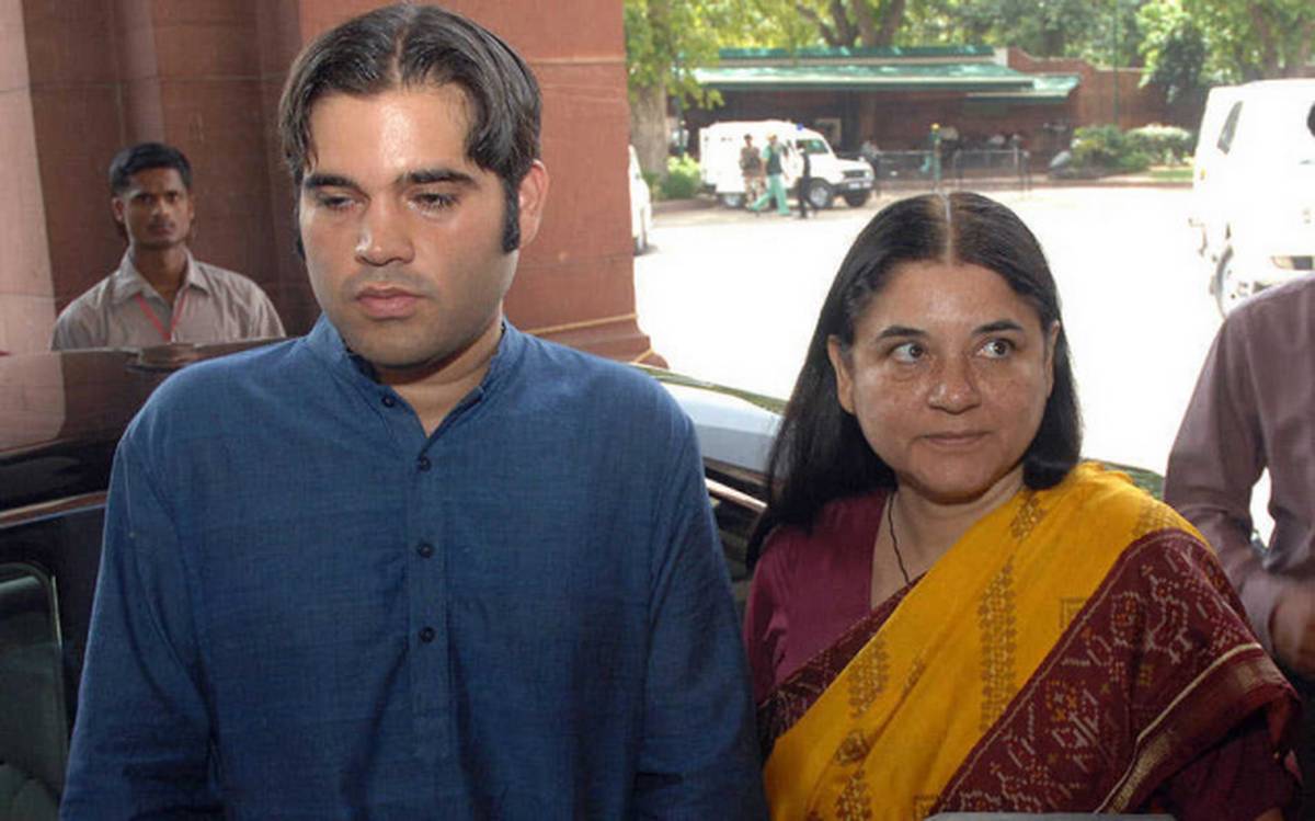 बीजेपी ने वरूण व मेनका गांधी को किया बाहर