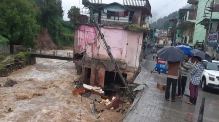 बड़ी खबर - भारी बारिश ने मचायी जम कर तबाही