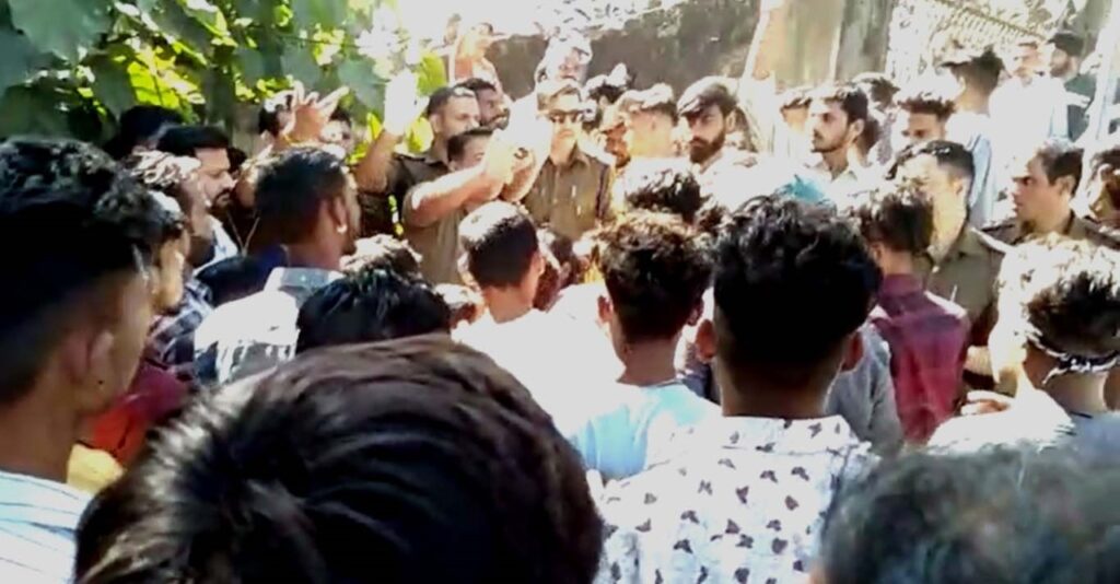 युवक को गोली मार की हत्या दीपावली के दिन बुझा गया घर का चिराग