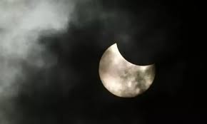 चन्द्र ग्रहण शुरू 5 बजे दिखेगा पूर्ण चन्द्र ग्रहण