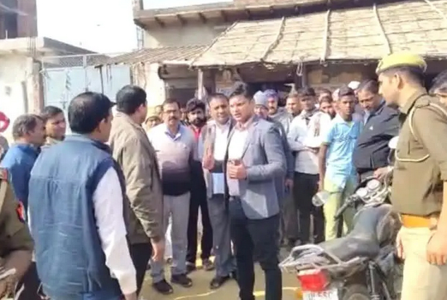 डेरी में लगी आग एक बुजुर्ग सहित नौ पशुओं की मौत