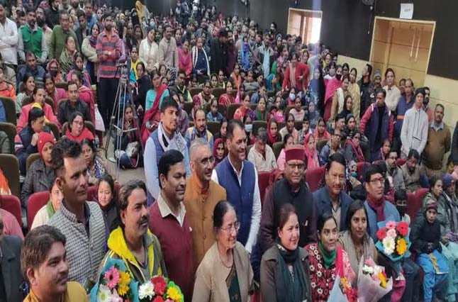 प्रधानमंत्री आवास योजना के तहत 30 लोगों को आवंटित किए गए प्लॉट