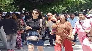 नैनीताल में सैलानियों की भीड़ बढ़ने से पर्यटन कारोबारी खुश