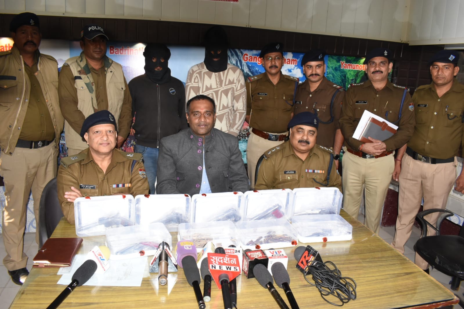 ब्रेकिंग न्यूज - उधम सिंह नगर पुलिस ने पकड़ा अवैध ​हथियारों का बड़ा जखीरा