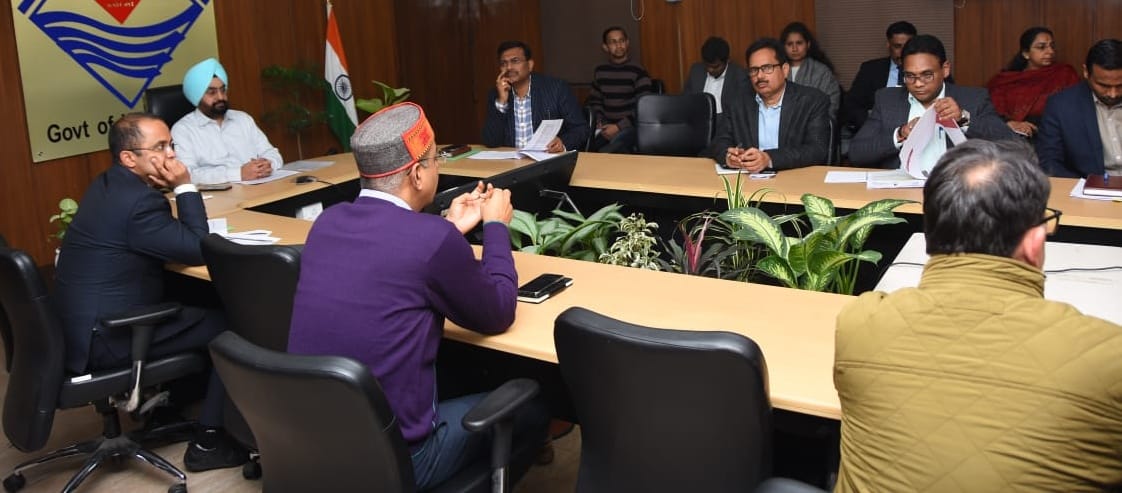 सचिवालय में प्रदेश में निवेश योग्य योजनाओं के सम्बन्ध में चर्चा