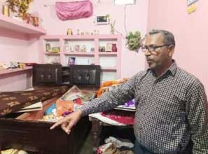 शादी समारोह में गए परिवार के बन्द मकान के टूटे ताले