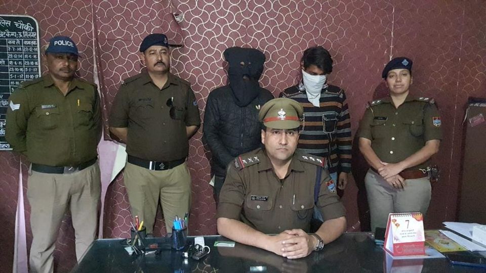 पुलिस ने झपटमारी कर मोबाइल लूटने वाले दो लोगों को किया गिरफ्तार