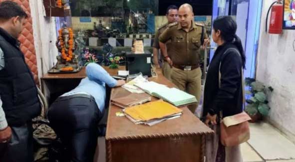 होटल में देह व्यापार होटल मालिक गिरफ्तार