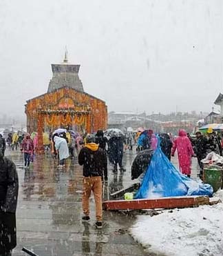 चारधाम यात्रा - मौसम खराब परन्तु श्रद्धालुओं में भारी उत्साह, तीन माइनस डिग्री पहुंचा तापमान