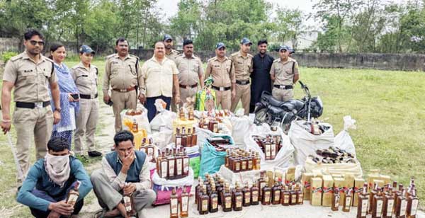 काशीपुर-जसपुर राष्ट्रीय राजमार्ग पर पकड़ा 60 पेटी नकली शराब का जखीरा