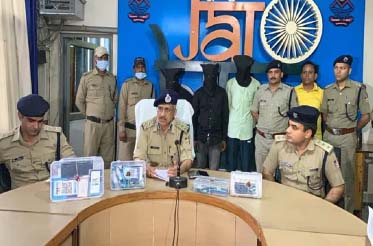 पेटीएम स्कैनर के नाम पर करते थे ठगी