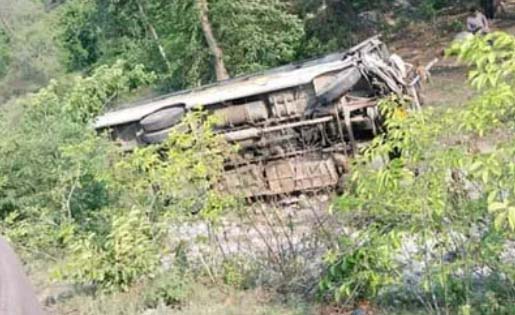 पिकअप और रोडवेज में जबरदस्त टक्कर चालक की मौत कई घायल