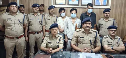 पुलिस ने किया महिला से लूट का खुलासा