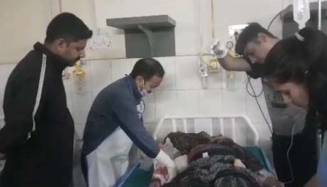 रीठा साहिब गुरुद्वारा जा रही बस पलटी 20 लोग घायल