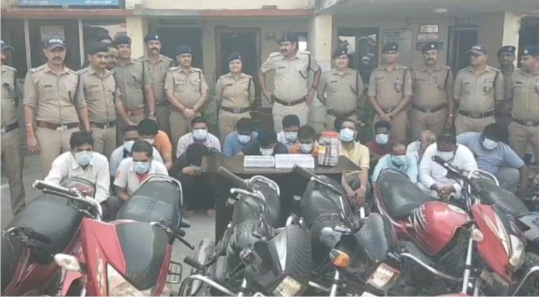 काशीपुर के नामचीन खेल रहे थे जुआ, सभी को न्यायालय में किया गया पेश