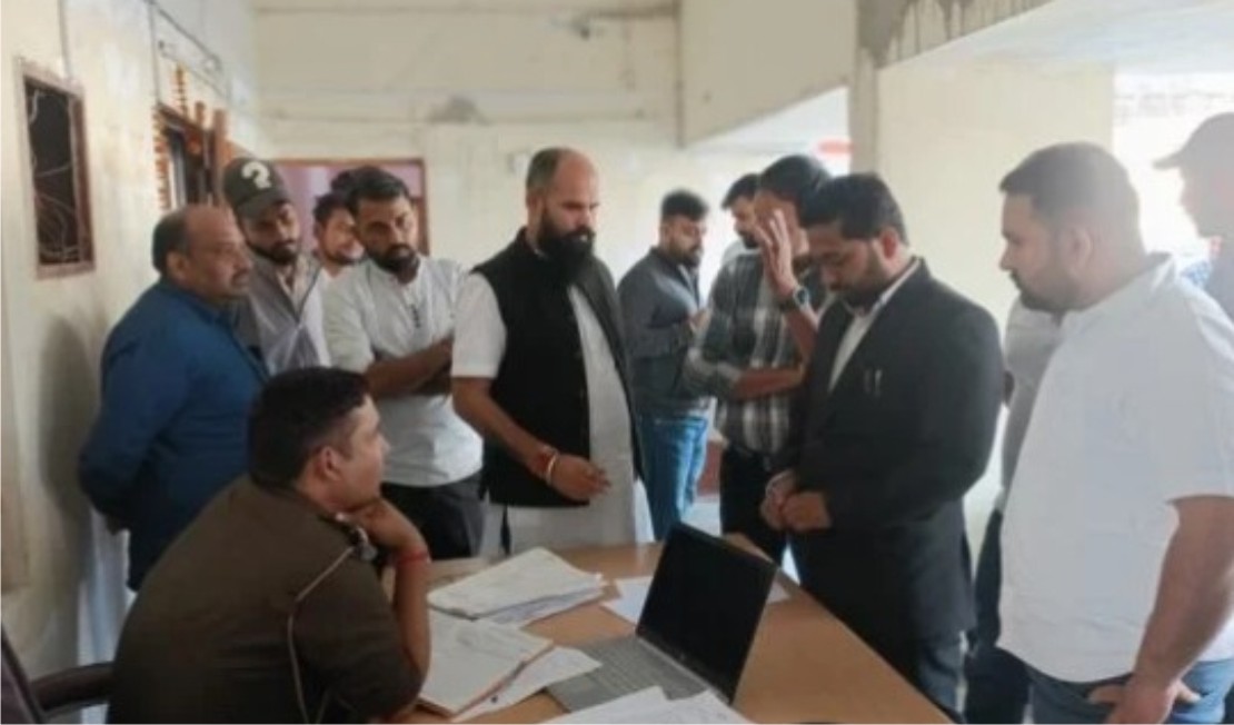 भाजपा नेता पर आईडी पोल खोल से अभद्र और आपत्तिजनक पोस्ट डाली, समर्थकों ने दी पुलिस को तहरीर