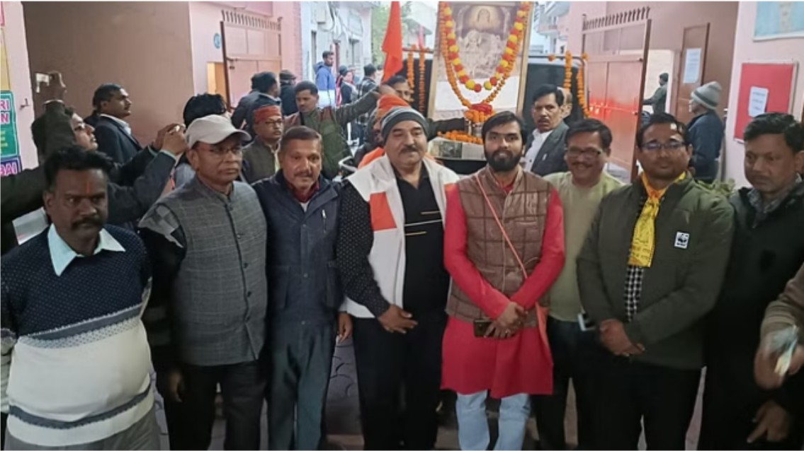 नगर में अक्षत कलश की निकाली शोभा यात्रा