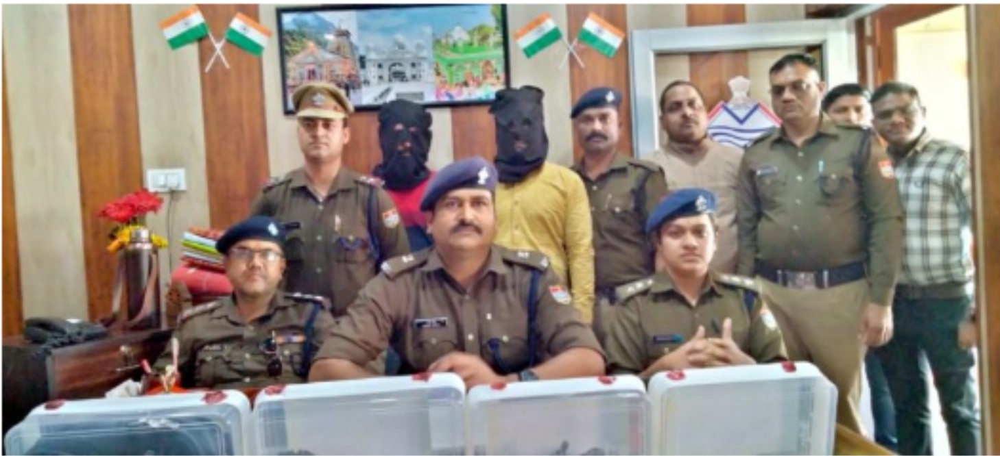 कटोराताल चौकी पुलिस के हत्थे चढ़े अन्तर्राज्जीय सुपर शातिर चोर, चोरी के माल बरामद