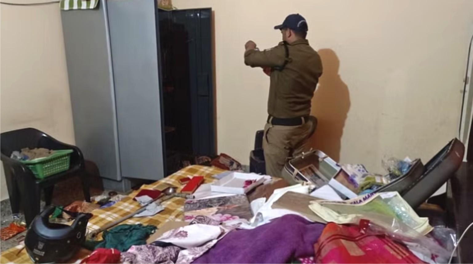 घर की रसोई की जाली तोड नकदी व कीमती सामान पर चोरों ने किया हाथसाफ