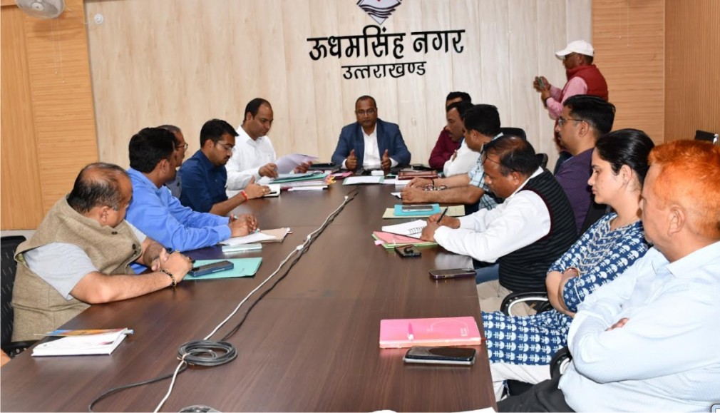 जनपद के सभी प्रिंटिंग प्रेस स्वामियों को देना होगी स्टाक सामाग्री व कर्मचारियों की संख्या की सूचना
