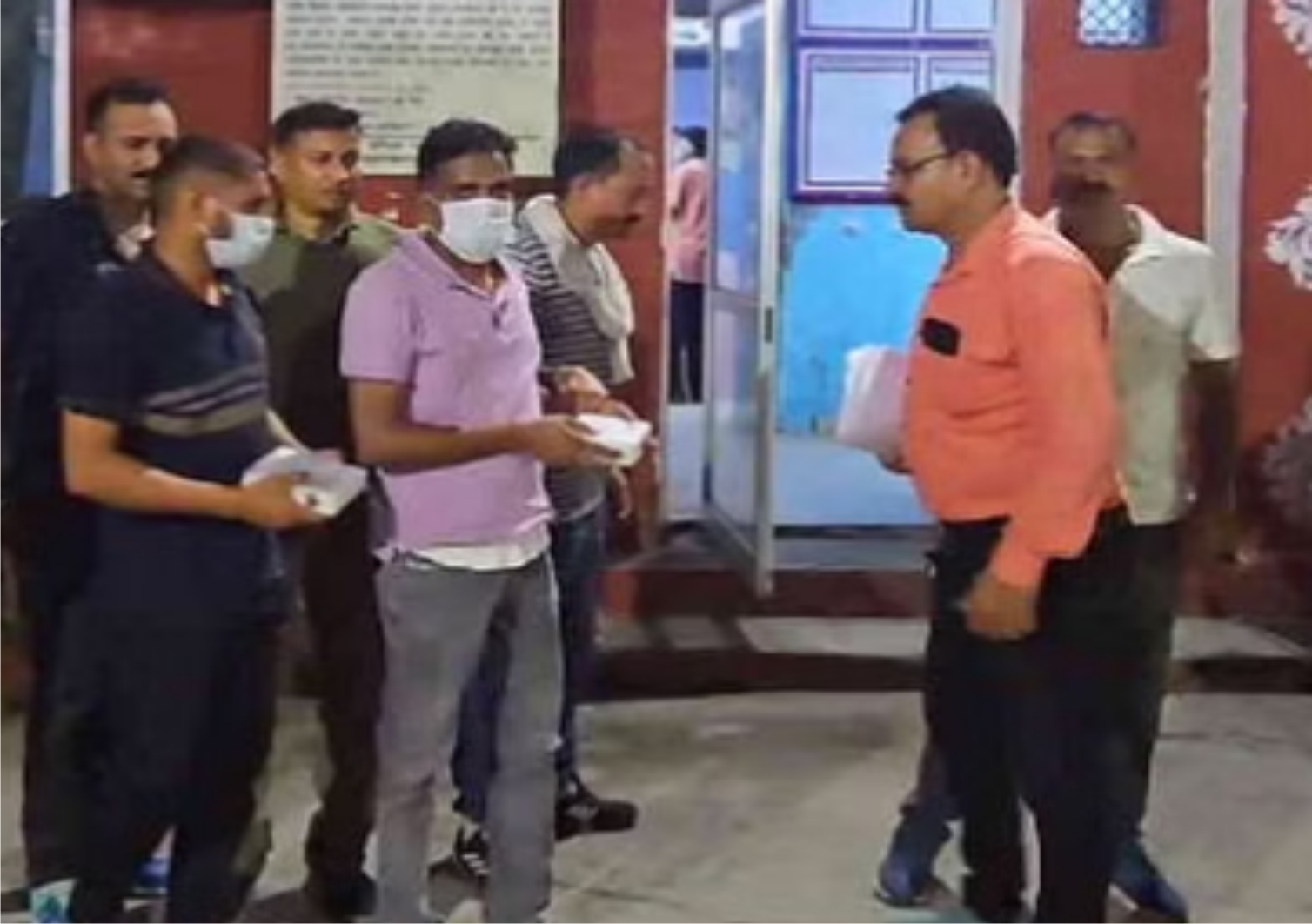 सहायक अध्यापक भर्ती परीक्षा - 16 लाख रुपये में सौदा, दो गिरफ्तार