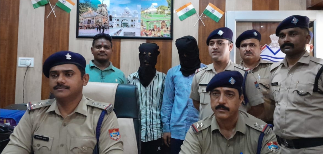 पक्काकोट में हुई चोरी का पुलिस ने किया खुलासा