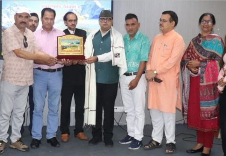 ‘उत्तराखण्डी सिनेमा दिशा, दशा एवं भविष्य तथा समस्या और समाधान’ विषय पर दून पुस्तकालय प्रेक्षागृह में सेमिनार का आयोजन