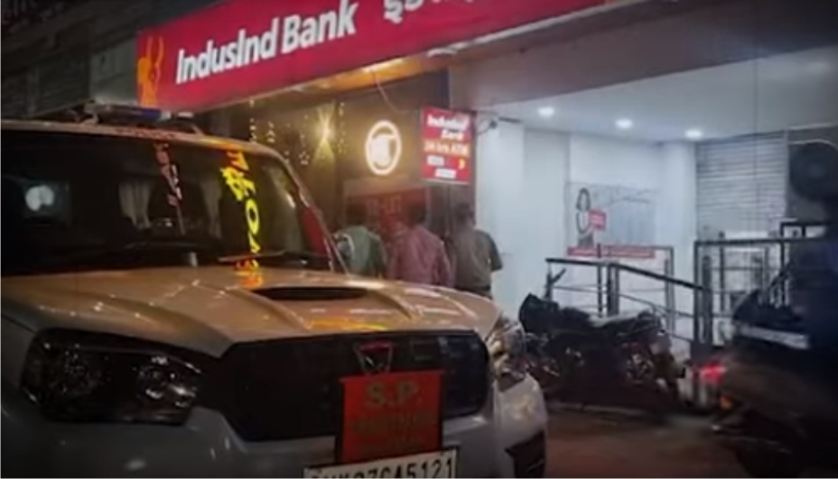 एसएलओ के खाते से चेको पर फर्जी हस्ताक्षर कर निकालने 13 करोड़ रुपये