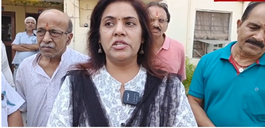 प्रबंध समिति और प्रधानाचार्य के बीच हंगामा, विवाद बढ़ने पर मौके पर पहंुची पुलिस
