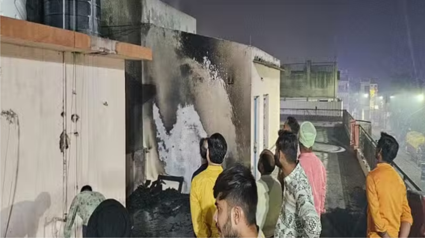 नगर में आधी रात तीन जगह आग लगीं