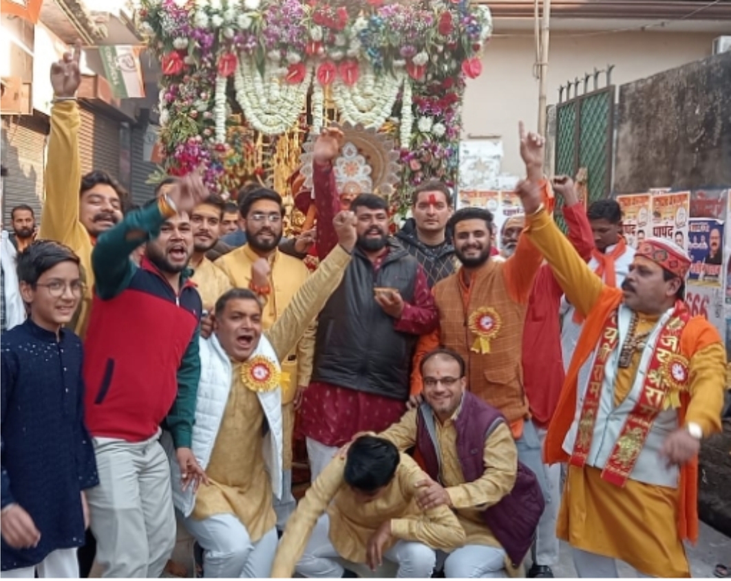 नगर में धूमधाम से निकली श्री बालाजी महाराज की शोभायात्रा