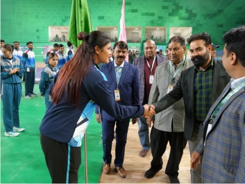 महिला वालीबॉल प्रतियोगिता के पहले मैच में केरल ने पश्चिम बंगाल को सीधे सैटो में 3-0 से हराकर जीत दर्ज की