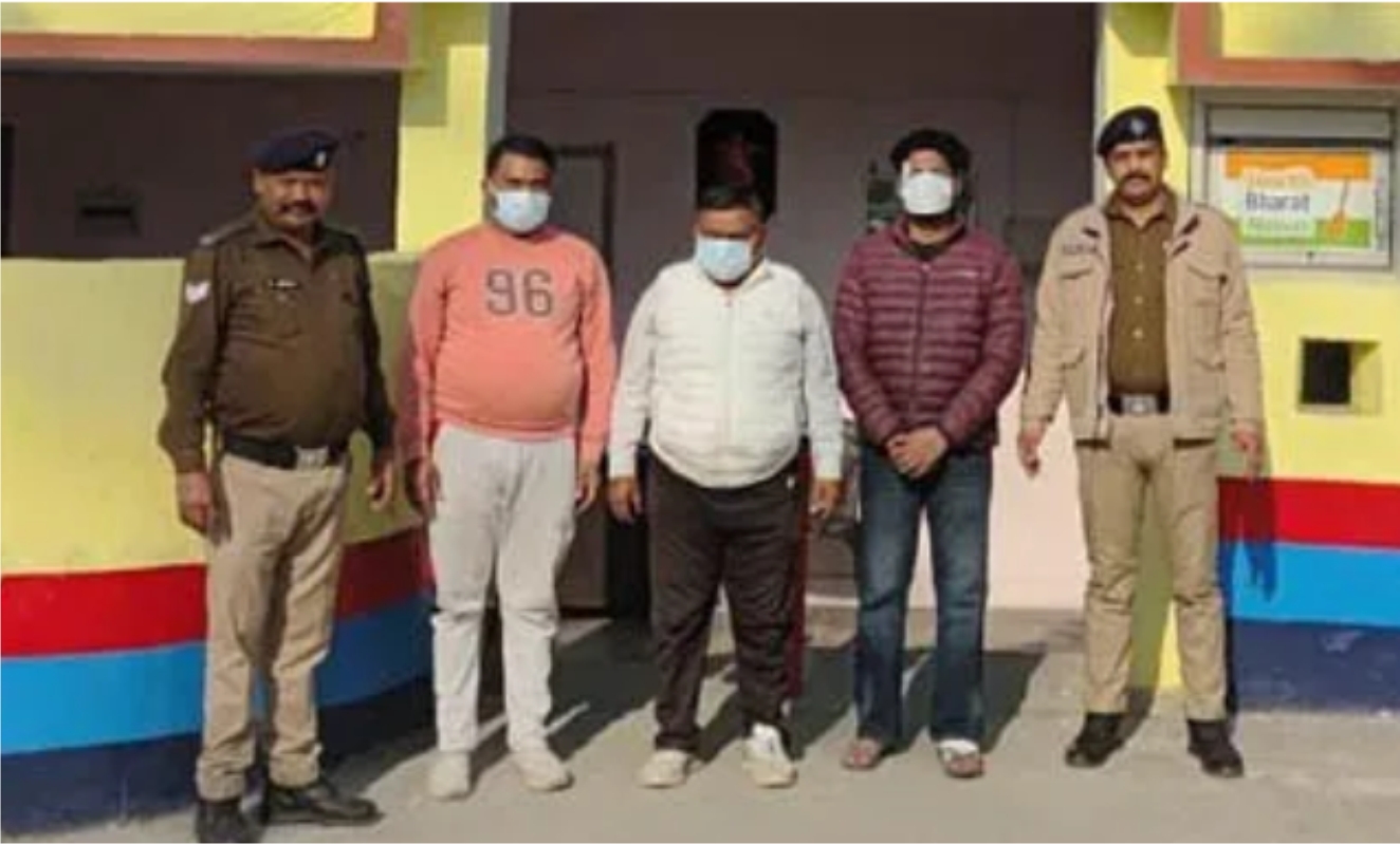 मारपीट व फायरिंग के मामले में निर्वाचित पार्षद सहित 3 लोगों को गिरफ्तार
