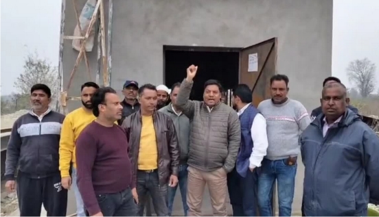 स्टोन क्रशर स्वामियों के खिलाफ खनन कारोबारियों ने खोला मोर्चा
