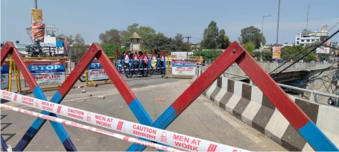 महाराणा प्रताप रेल ओवर ब्रिज 1 साल में ही धंसने और झड़ने लगा