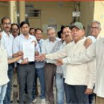 राशन डीलरों ने राशन वितरण में आ रही समस्याओं को लेकर एसडीएम को सौपा ज्ञापन