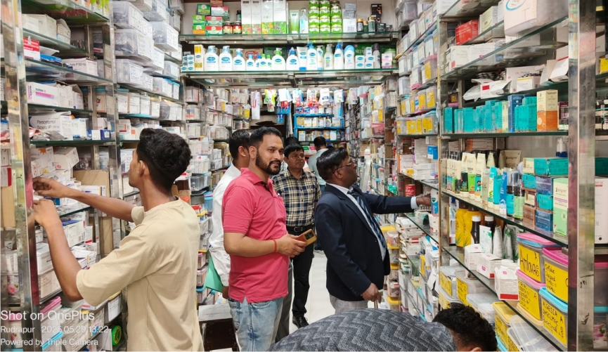 सिविल जज (सी०डि०) ने किया रूद्रपुर के मेडिकल स्टोरों का निरीक्षण