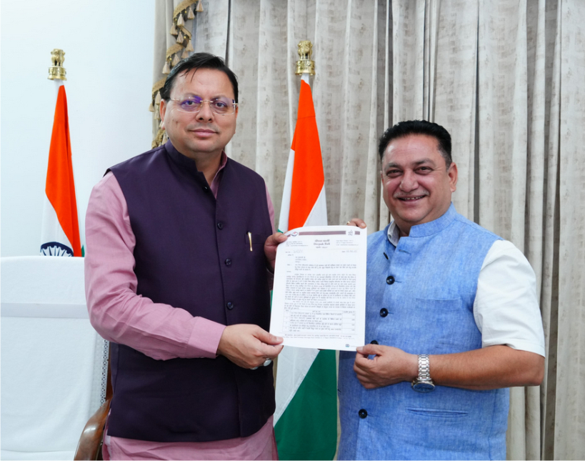मेयर ने मुख्यमंत्री से मिल नगर निगम क्षेत्र में चल रहे विकास कार्यो से अवगत कराया