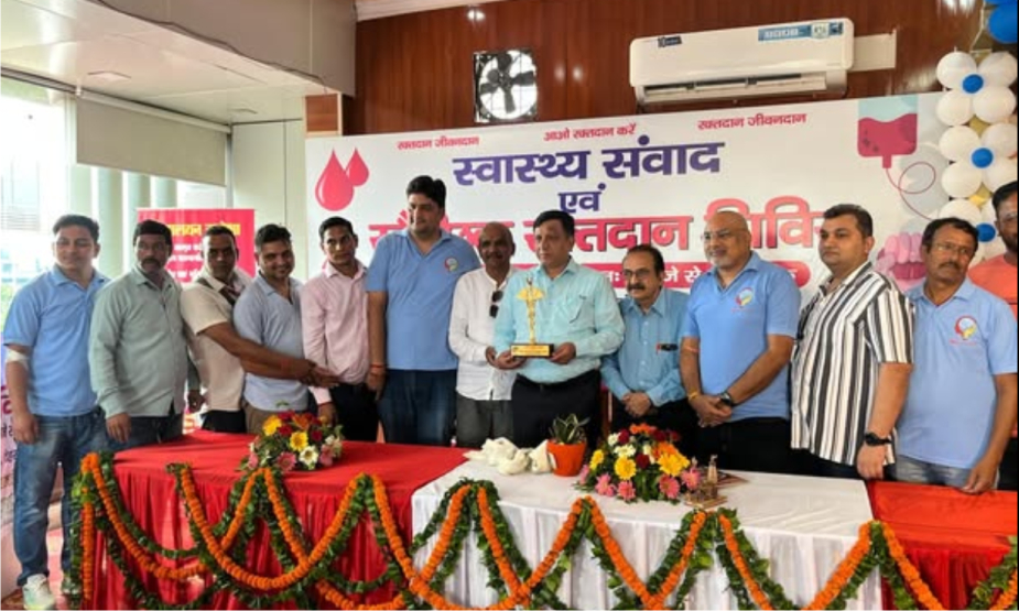 विचार एक नई सोच’ सामाजिक संगठन और 17 सहयोगी संस्थाओं द्वारा आयोजित स्वैच्छिक रक्तदान शिविर में युवा वर्ग बड़ी संख्या में रक्तदान के लिए आगे आ रहे - बंशीधर तिवारी