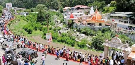 कैंची धाम स्थापना दिवस - नीब करौरी बाबा के दरबार में आस्था का सैलाब उमड़ा