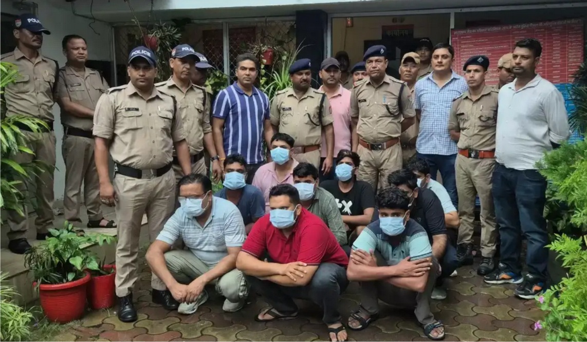 प्रतियोगी परीक्षाओं में धांधली कर युवाओं के भविष्य से खिलवाड़ करने वाले एक नकल गैंग का पर्दाफाश