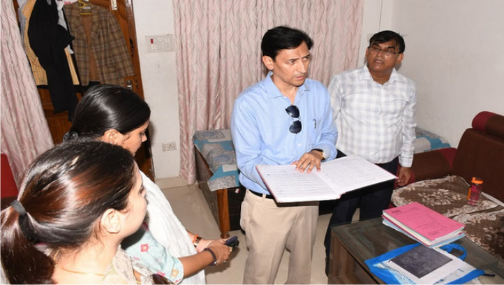 कानूनगो के घर सेे चल रहा तहसील दफ्तर, कुमाऊं कमिश्नर ने मारा छापा