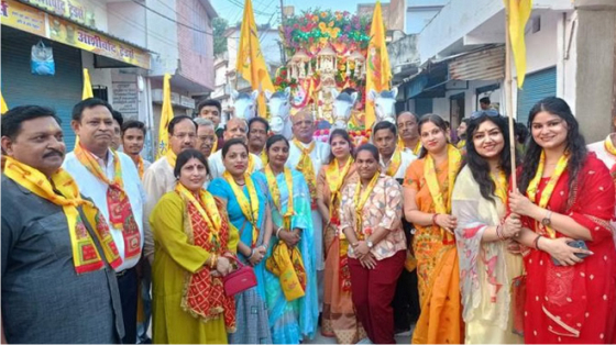 नगर में गाजे-बाजे के साथ के साथ निकली महाराजा अग्रसेन की भव्य शोभायात्रा