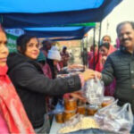 सूर्या रोशनी प्लांट की कॉलोनी परिसर में स्वयं सहायता समूहों की महिलाओं ने लगाया अपने उत्पादों का स्टॉल